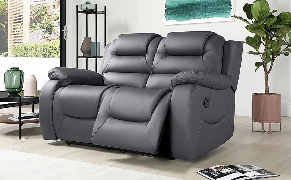 Pull out store couch with recliners