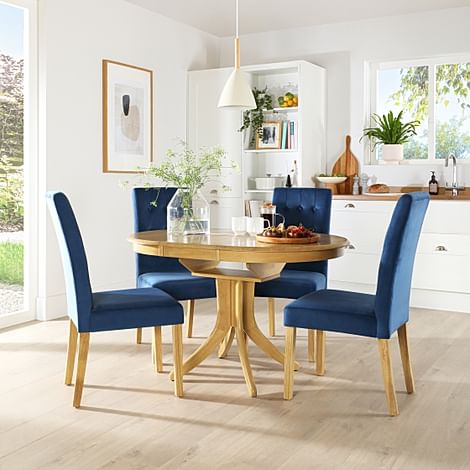 Hudson Round Extending Dining Table & 4 Regent Chairs, Natural Oak Finished Solid Hardwood, Blue Classic Velvet, 90-120cm