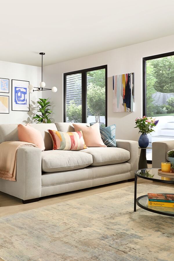 https://www.furniturechoice.co.uk/v5/img/hier/advice-and-inspiration/banner-what-colours-go-with-a-grey-sofa-s.jpg