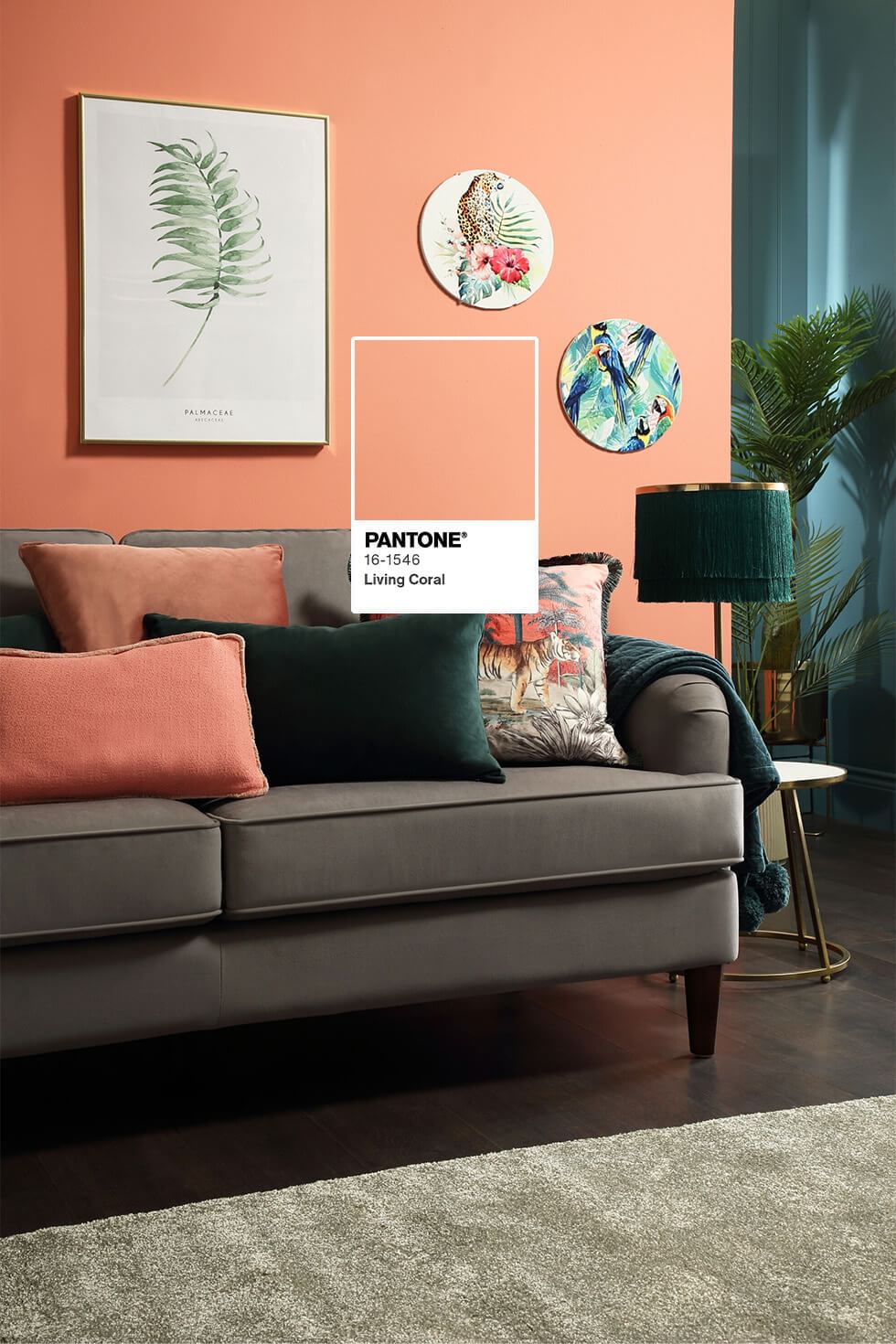 Living room in Pantone Colour of the Year Living Coral