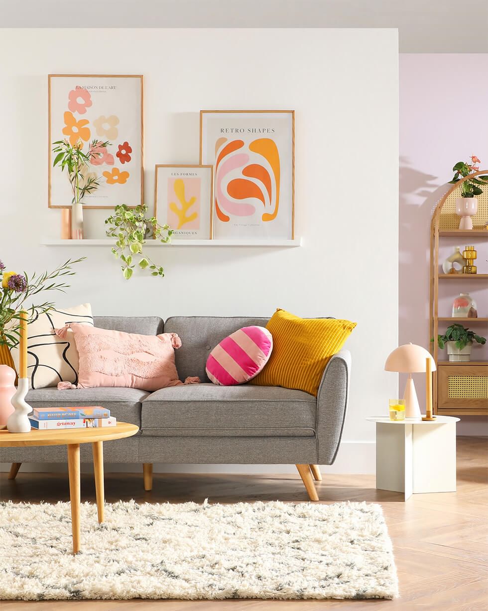 Tropicandi living room with bold shapes and accessories