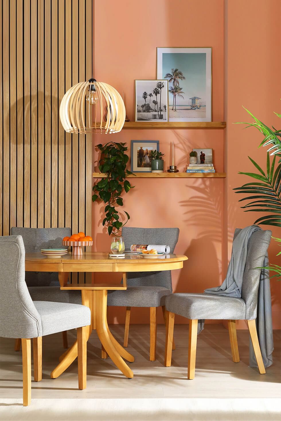Tropicandi dining room with lots of natural textures